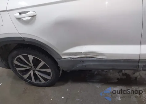 2022 Volkswagen Taos 1.5T Se z USA, uszkodzony, nr VIN 3VVLX7B2XNM095060